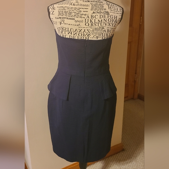 NWT! Banana Republic Navy Peplum Cocktail Dress Size M - Picture 3 of 7